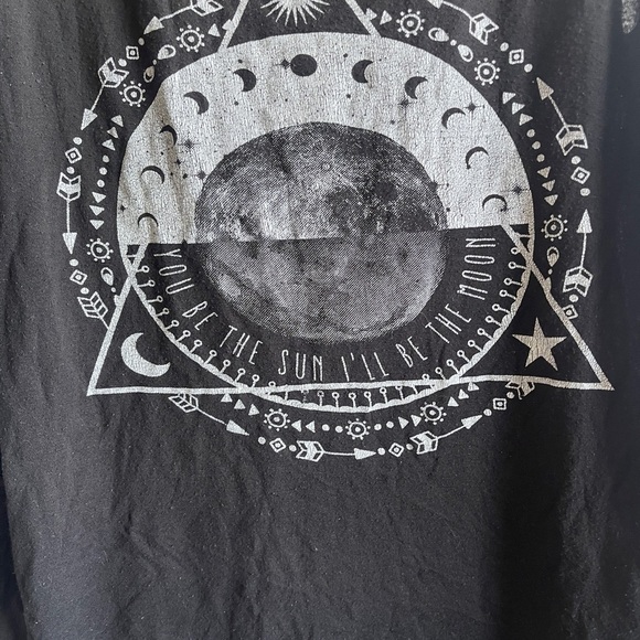 💙BOGO💙Fashion Nova Moon Graphic Tank Top Medium - Picture 3 of 5